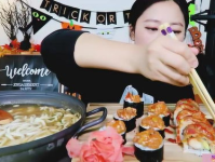 小姐姐吃芝士乌冬面吗,芝士控小姐姐的乌冬面盛宴